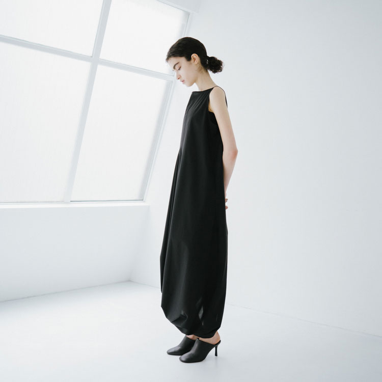 Item available for pre-order 2025 summer collection | MIDIUMISOLID