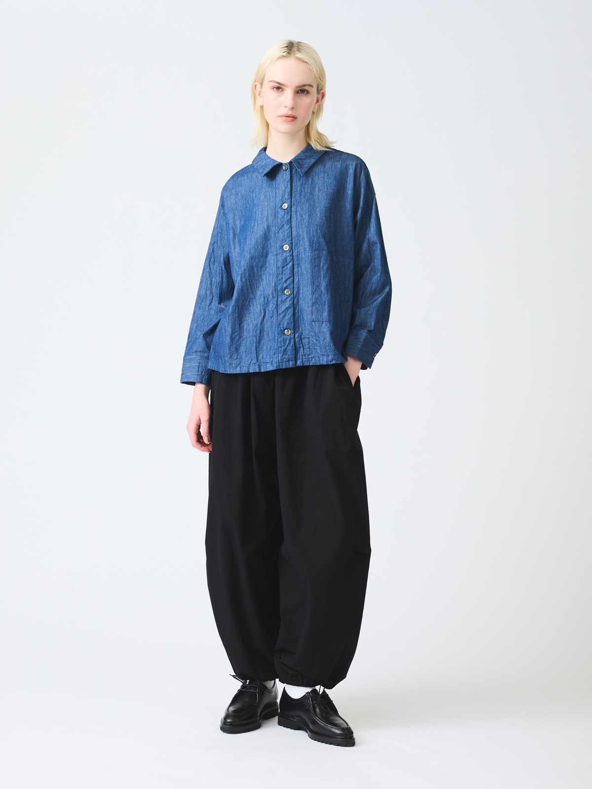 mizuiro ind コクーンドローストリングパンツ