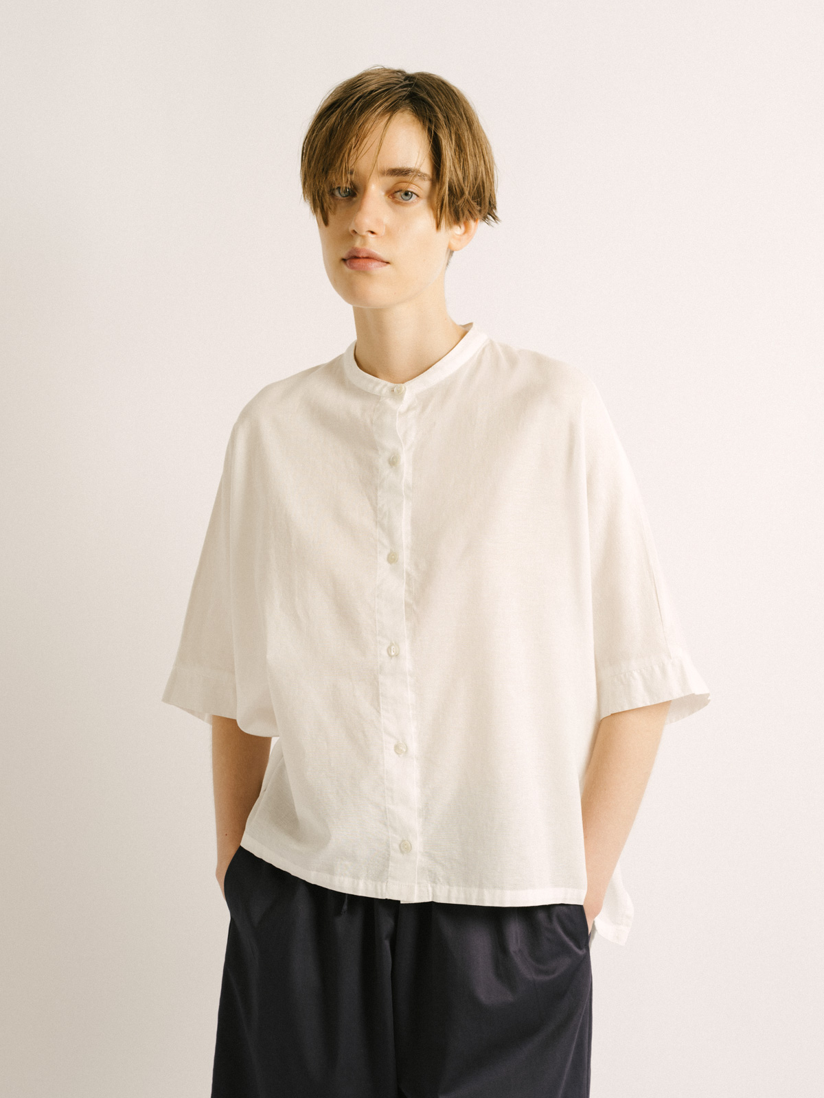 mizuiro ind ミズイロインド 2026夏 シャツ COTTON LINEN STAND COLLAR WIDE SHIRT コーディネート