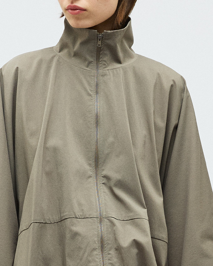 ドルマンスリーブストームジャケット