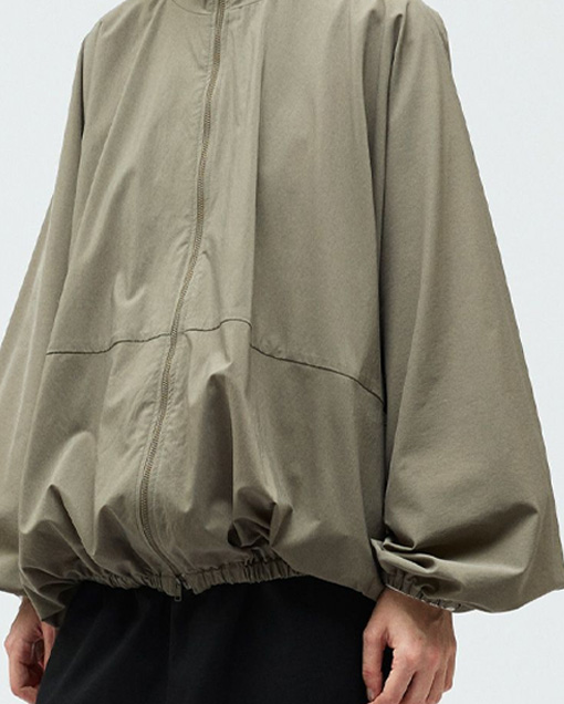 ドルマンスリーブストームジャケット